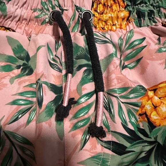 Good Vibes Tropical Pineapple Print Men's Shorts Size Large EUC - Picture 6 of 6